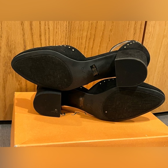 UNISA Claudi Block Heel Black faux suede studded Pumps ankle buckle like new - Picture 4 of 6